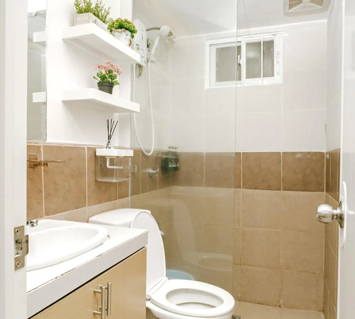 Ar14 - 1Br Homish Hermit Arezzo Davao Apartment